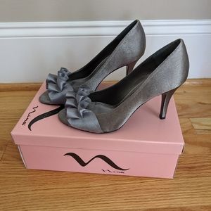 Nina Satin High Heel Open Toe Shoes Silver Ruffle Size 7
